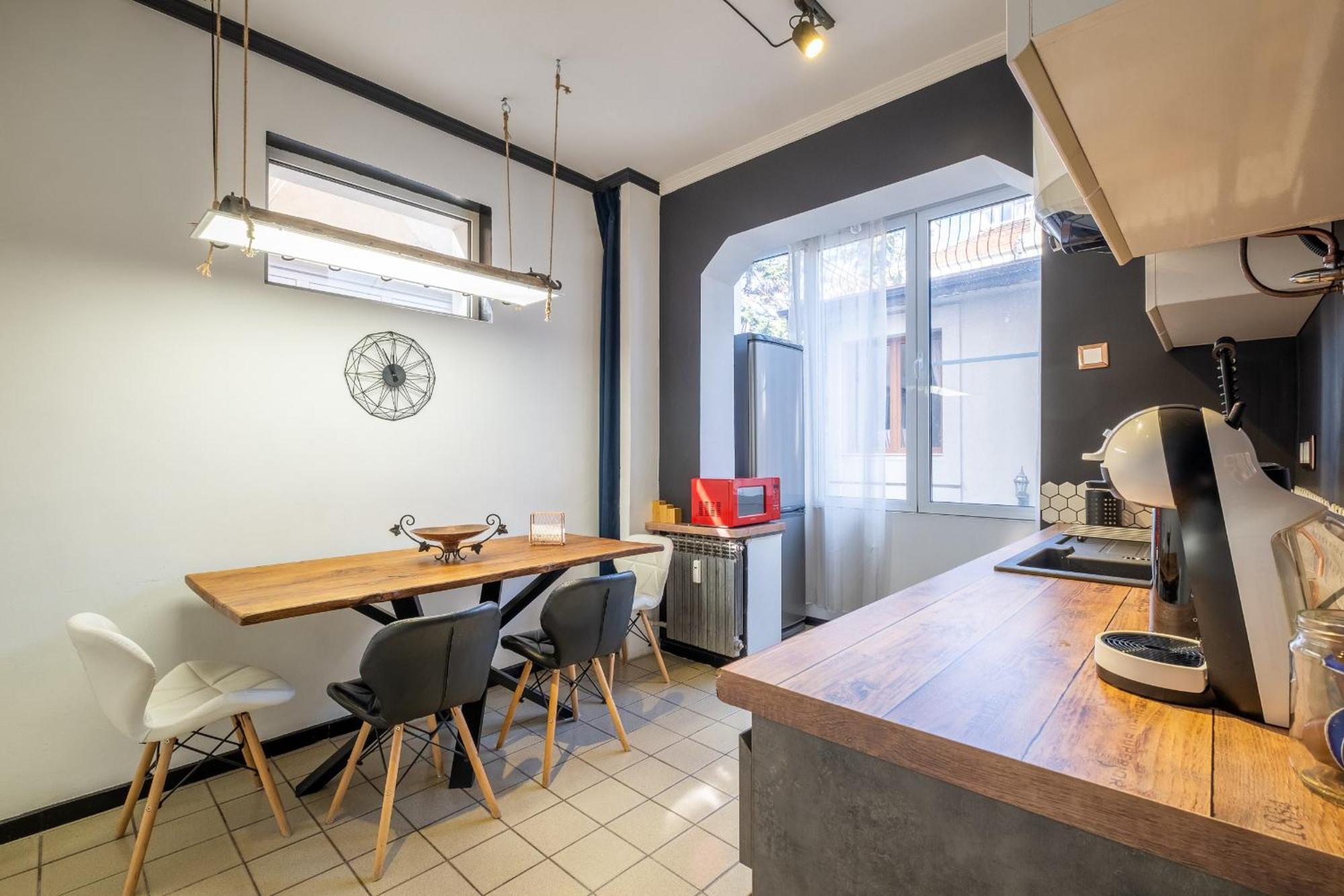 Modern , Spacious 2Br Apartment In Top Center Sofia Extérieur photo